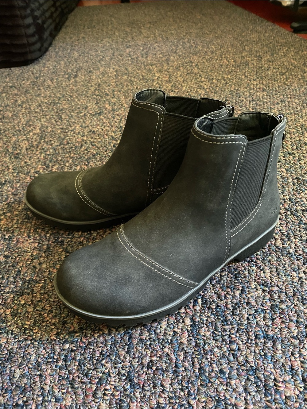 JBU SIZE 8 Black Slip-On Chelsea Ankle Boots